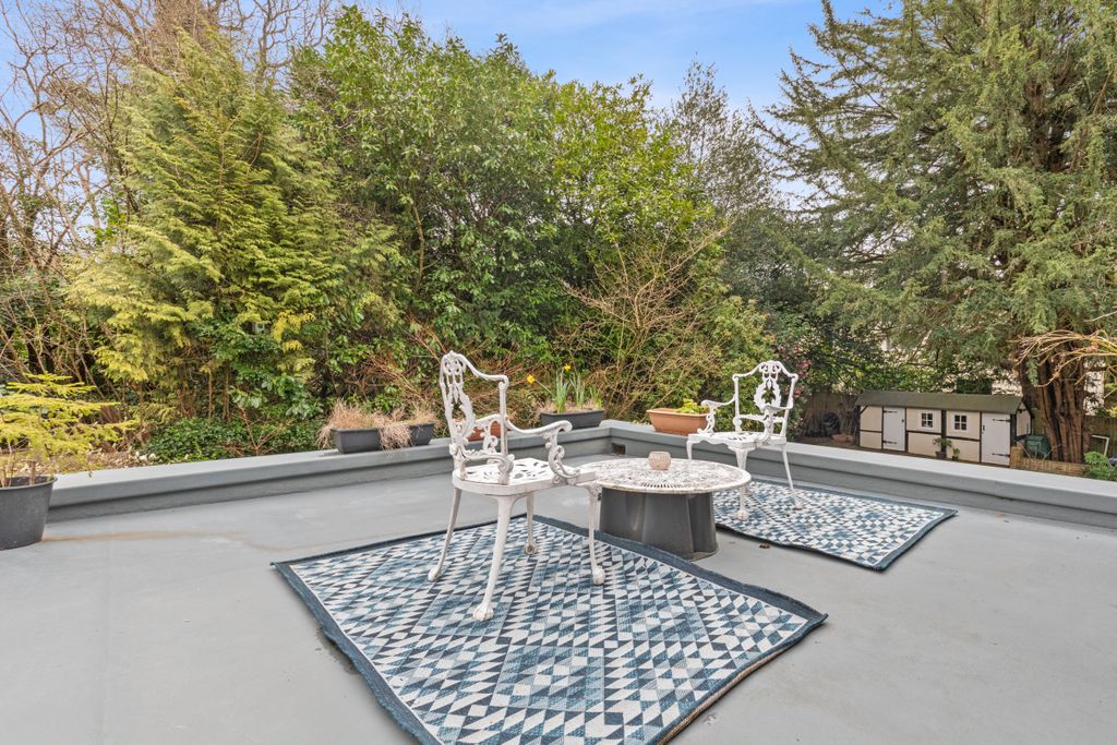 Property photo 3 of 23 Picture No. 13