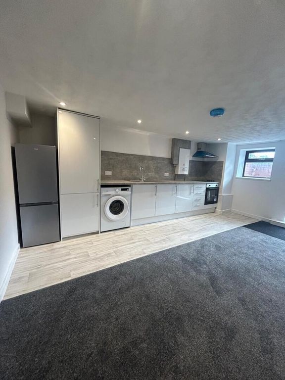 Property photo 2 of 6 Kitchen