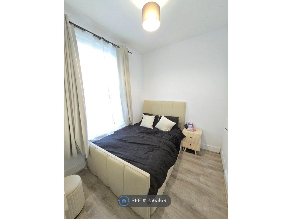 Property photo 3 of 13 Bedroom 1
