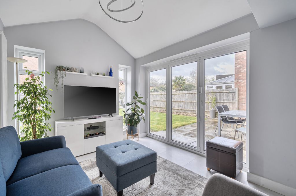 Property photo 3 of 22 1434439-13-69c422...