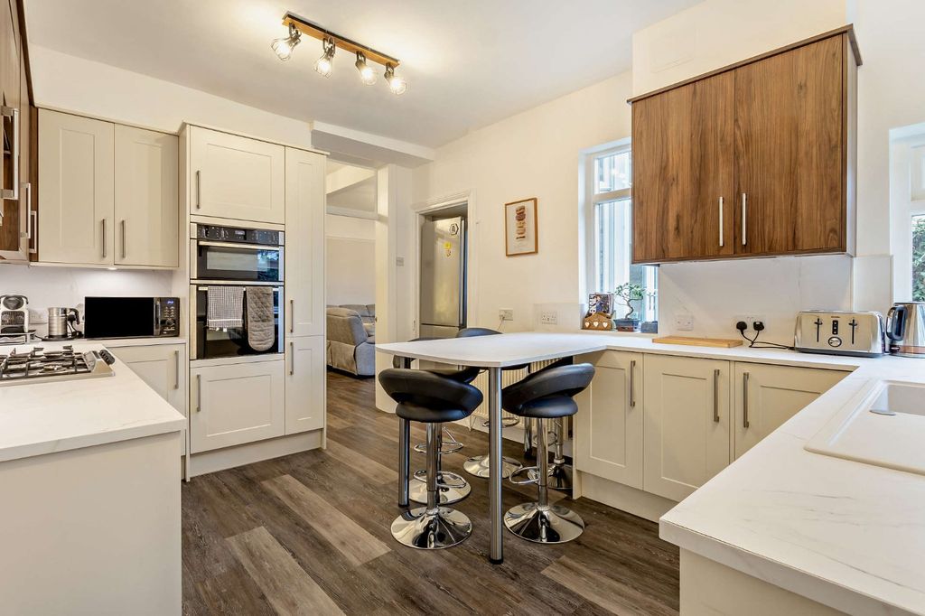 Property photo 3 of 16 Picture No. 06