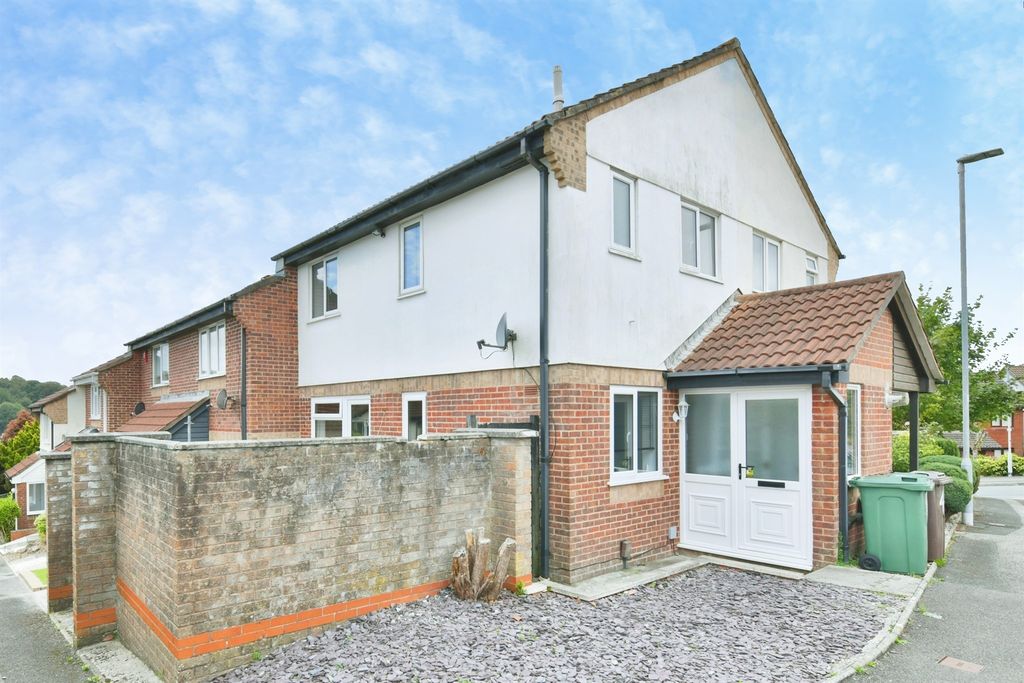 Property photo 1 of 15 Entrance Porch