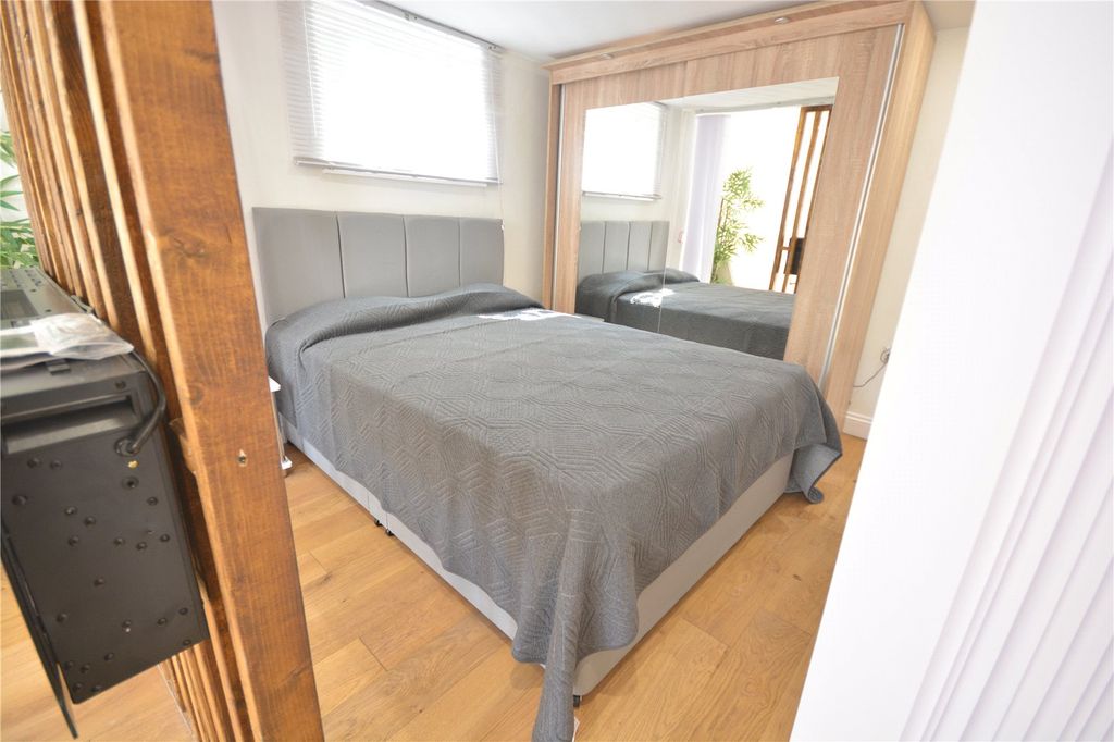 Property photo 3 of 9 Picture No. 05