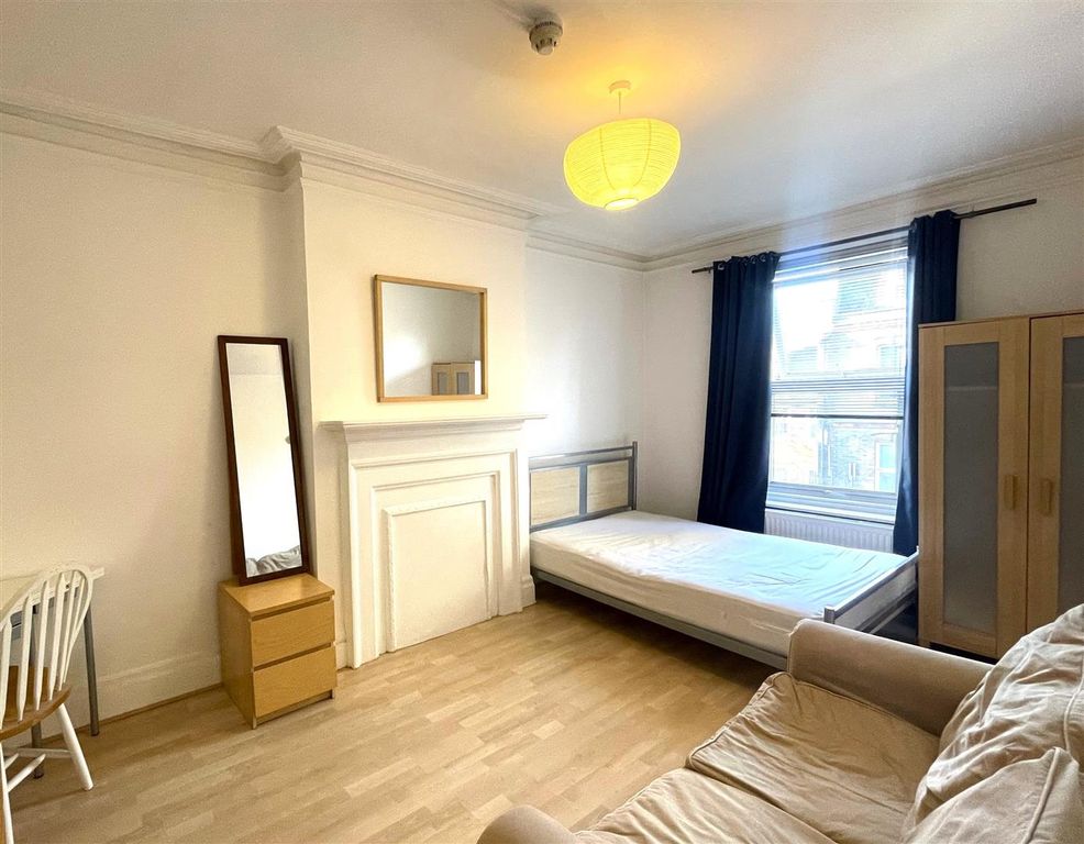 Property photo 1 of 4 Flat 6-2.Jpg