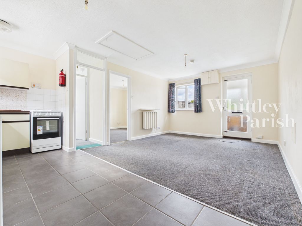 Property photo 3 of 12 Cam04332G0-Pr0715-Still010