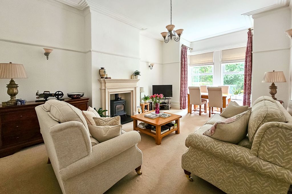 Property photo 2 of 22