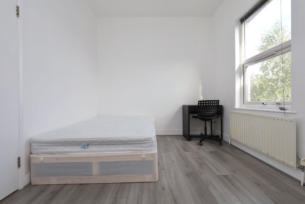 Property photo 1 of 3