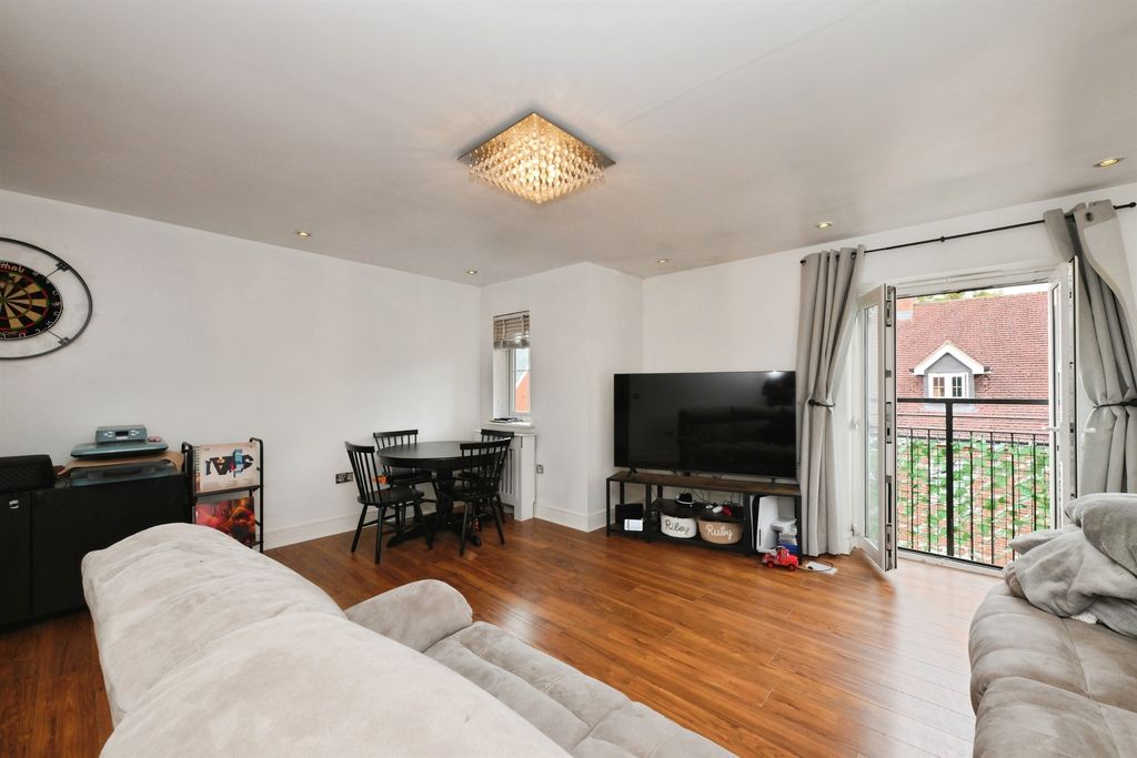 Property photo 2 of 18