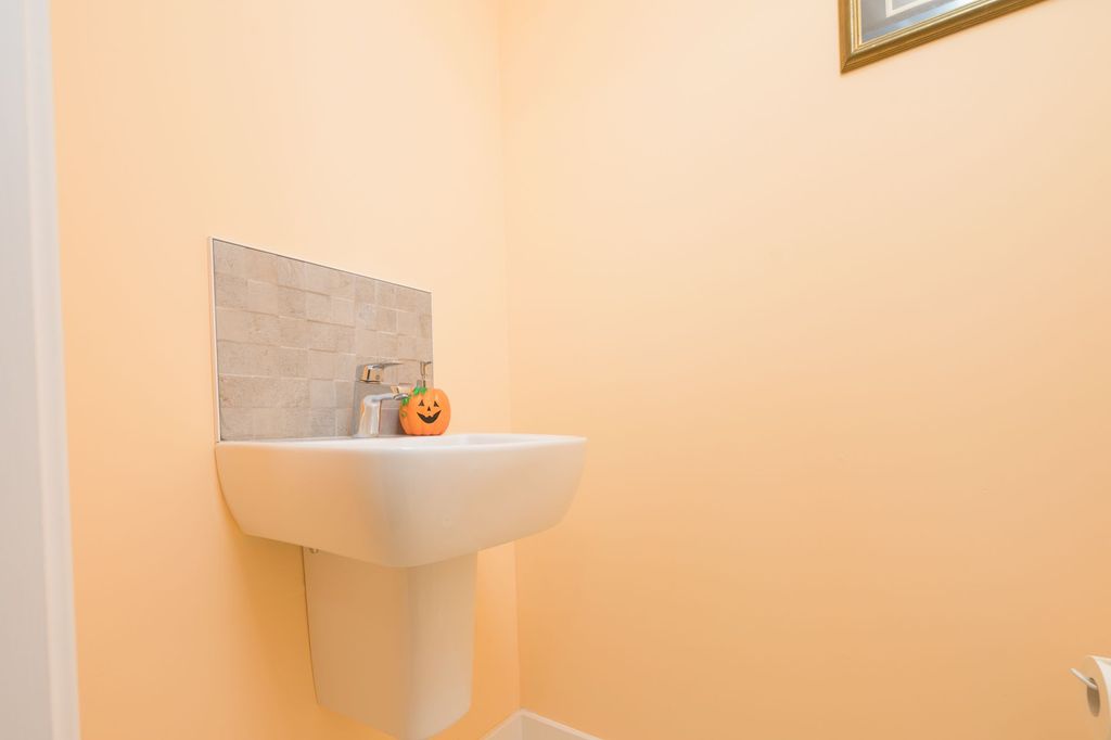 Additional image 8 of 3 bed semi-detached house for saleThe Glebe, Inverkip PA16