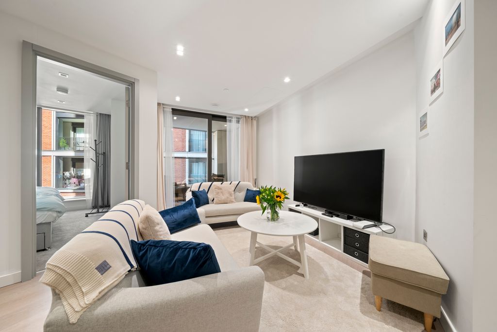 Property photo 2 of 12