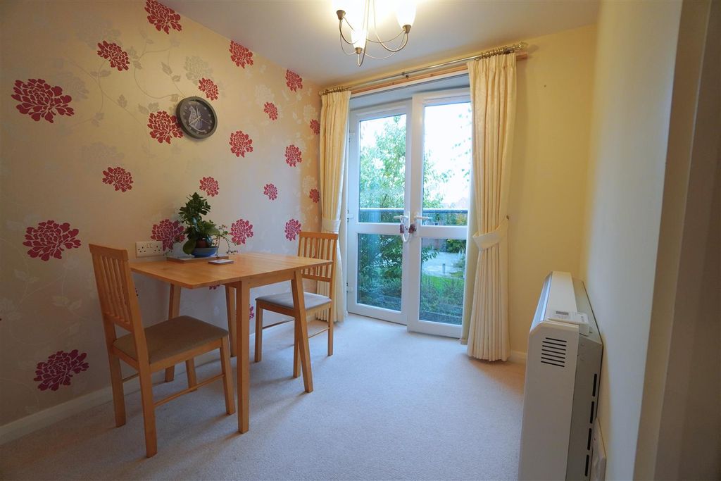 Property photo 3 of 9 69d3F56A-F992-4778-82Cf-B1c8Cddfb5B3.Jpg