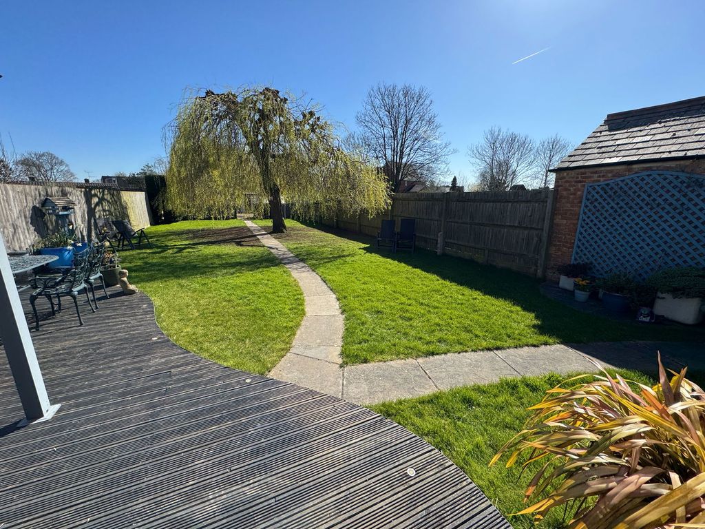 Property photo 3 of 28