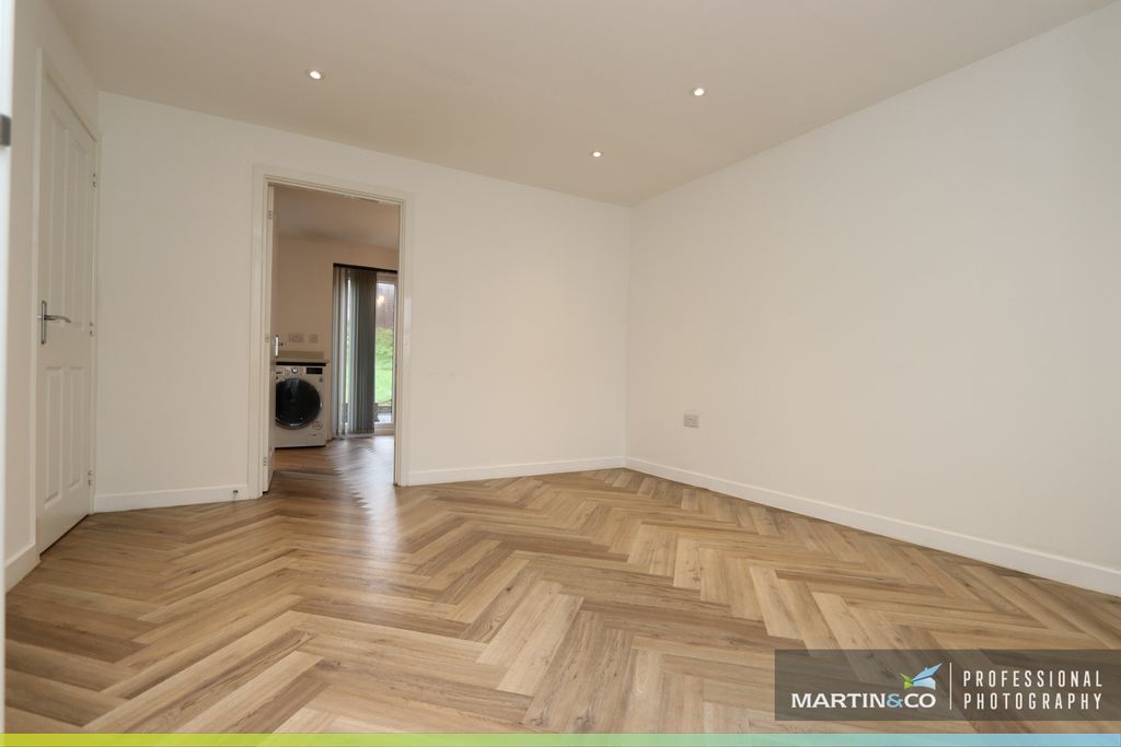 Property photo 3 of 23