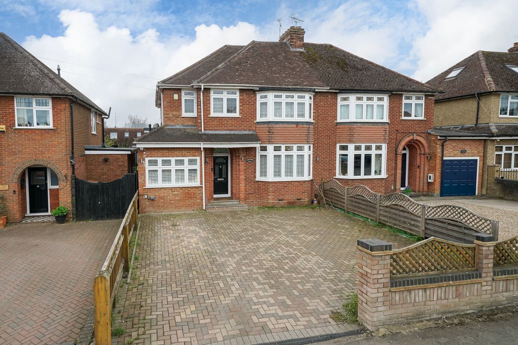 Property photo 1 of 27 228-Tring-Road-