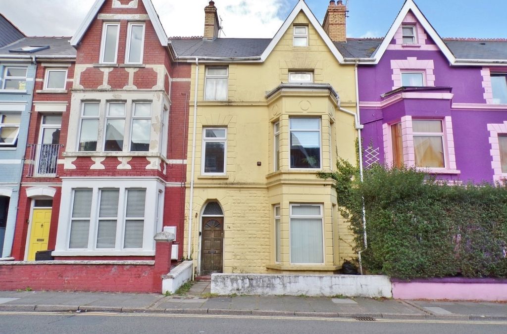 Property photo 1 of 10