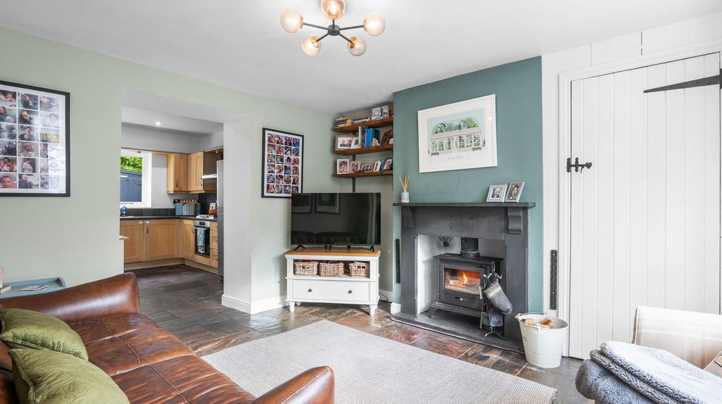 Property photo 3 of 46