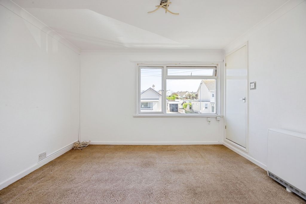 Property photo 2 of 17 Photo