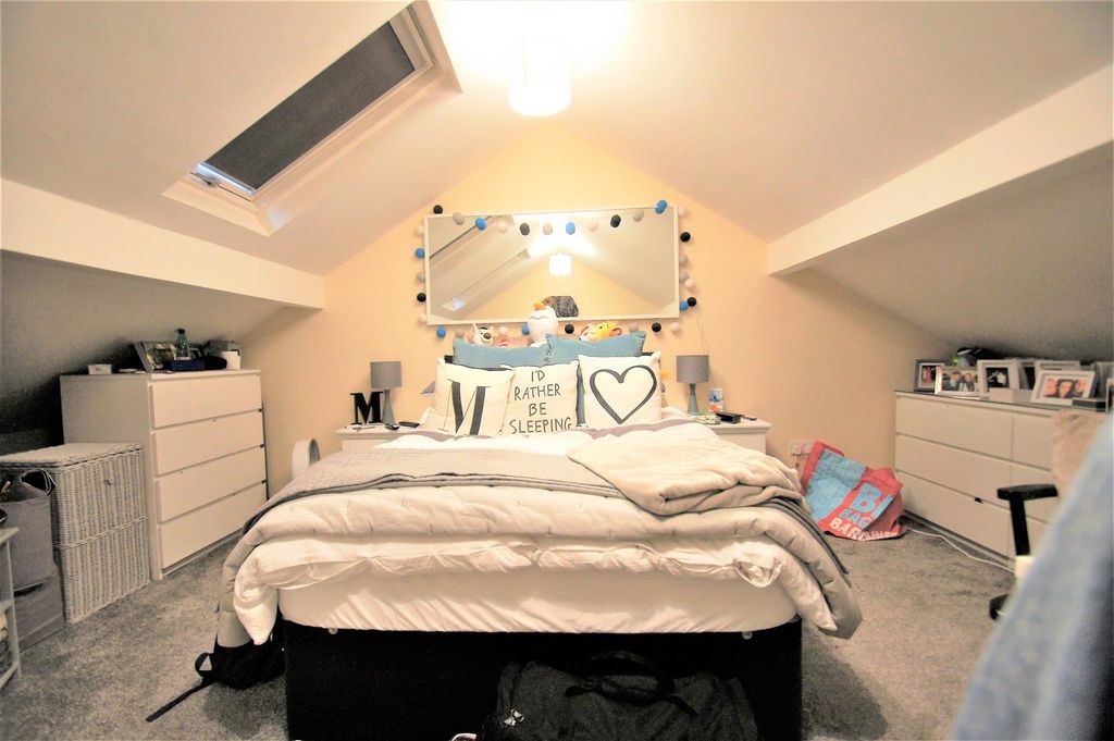 Property photo 3 of 37