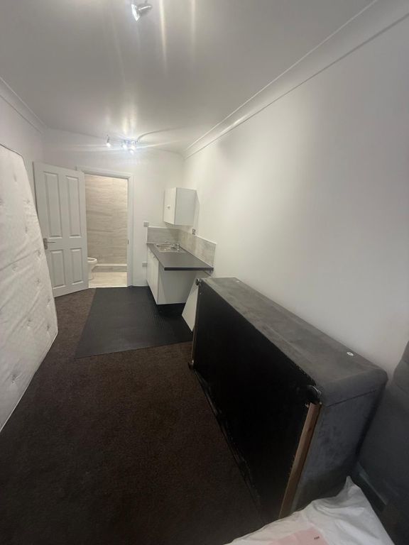 Property photo 1 of 3