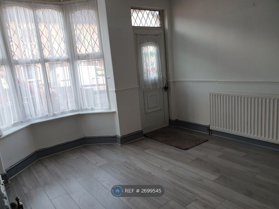 Property photo 3 of 17 Reception One