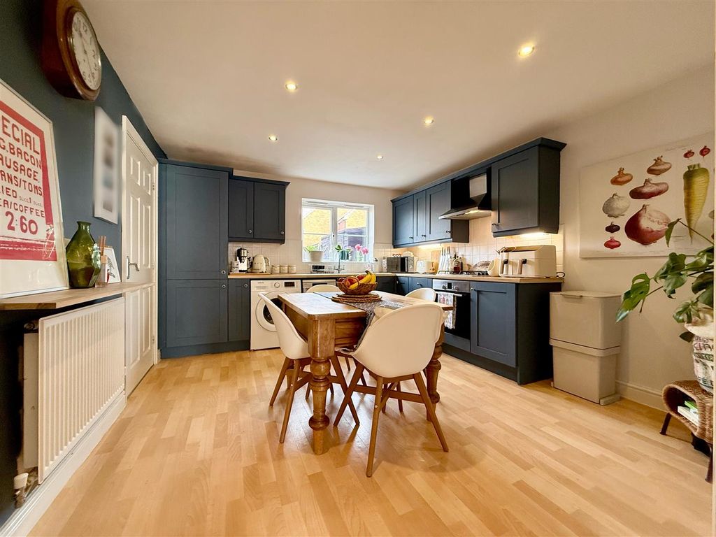 Property photo 3 of 22 3