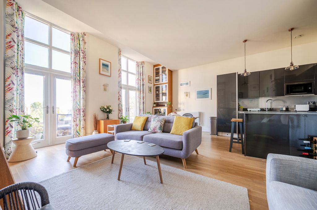 Property photo 2 of 16 1524276-8-1A0c4cd...