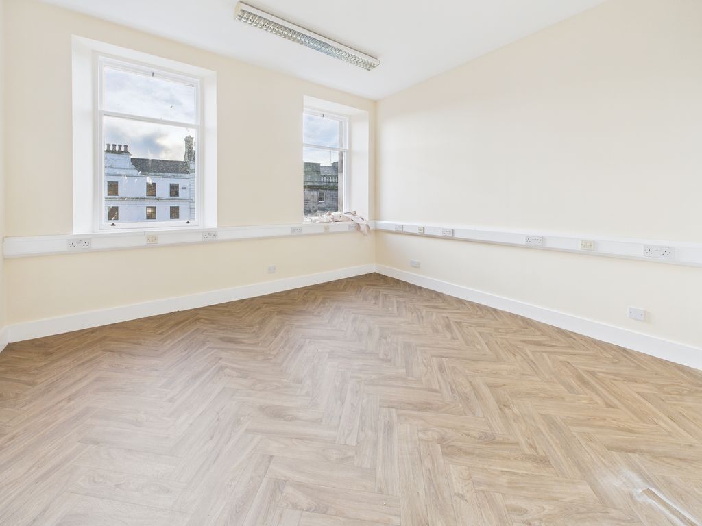 Property photo 3 of 13 Cam03185G0-Pr0128-Still006