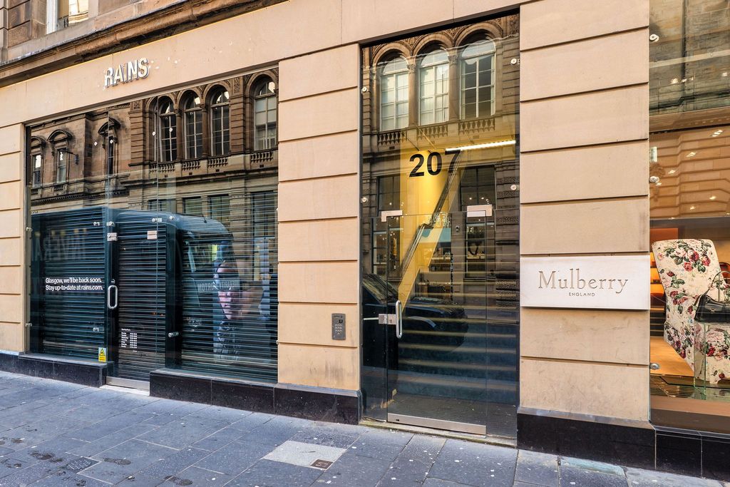 Property photo 1 of 32