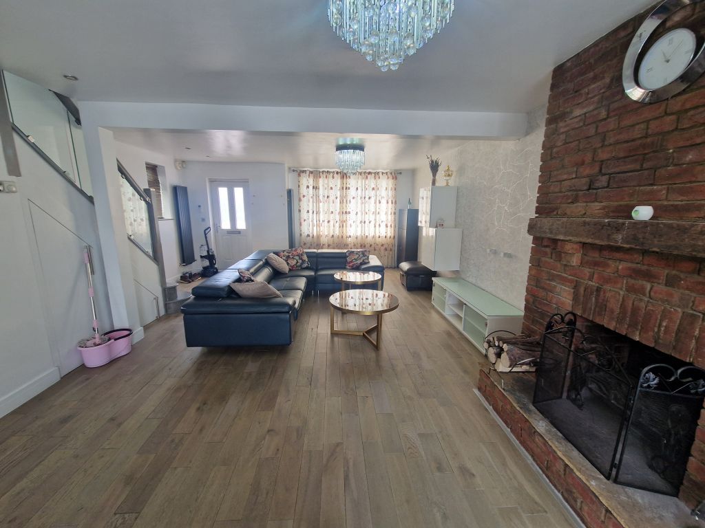 Property photo 3 of 13