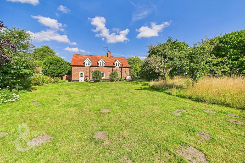 Property photo 2 of 38