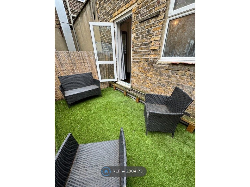 Property photo 2 of 25 Roof Terrace