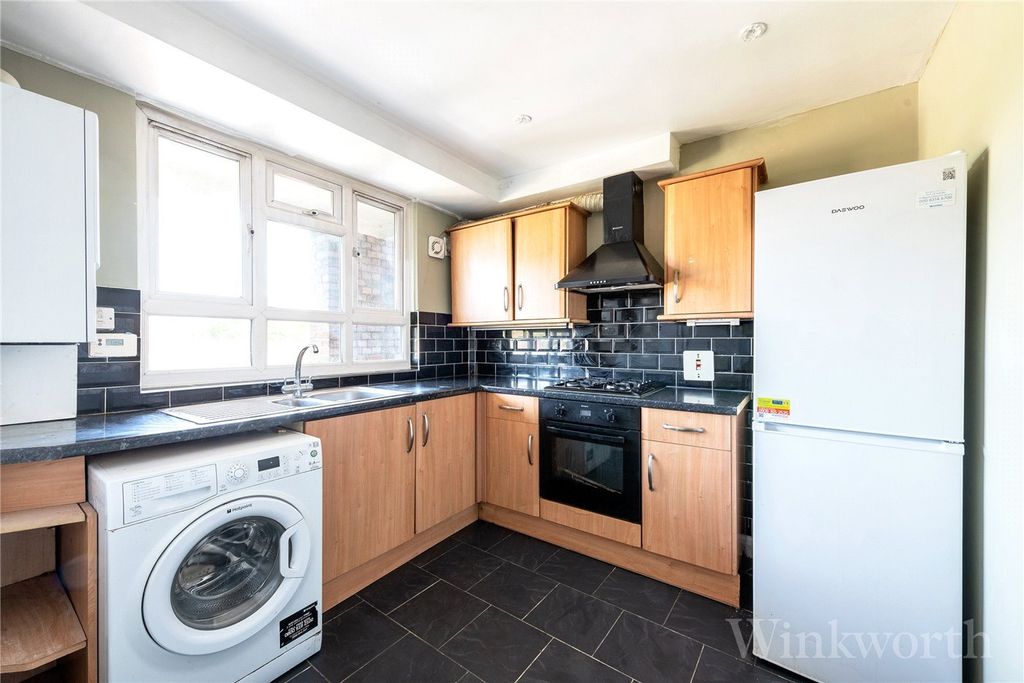 Property photo 2 of 8 Picture No. 19