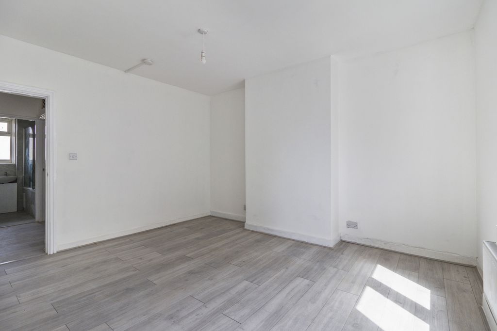 Property photo 3 of 23 Img_6682