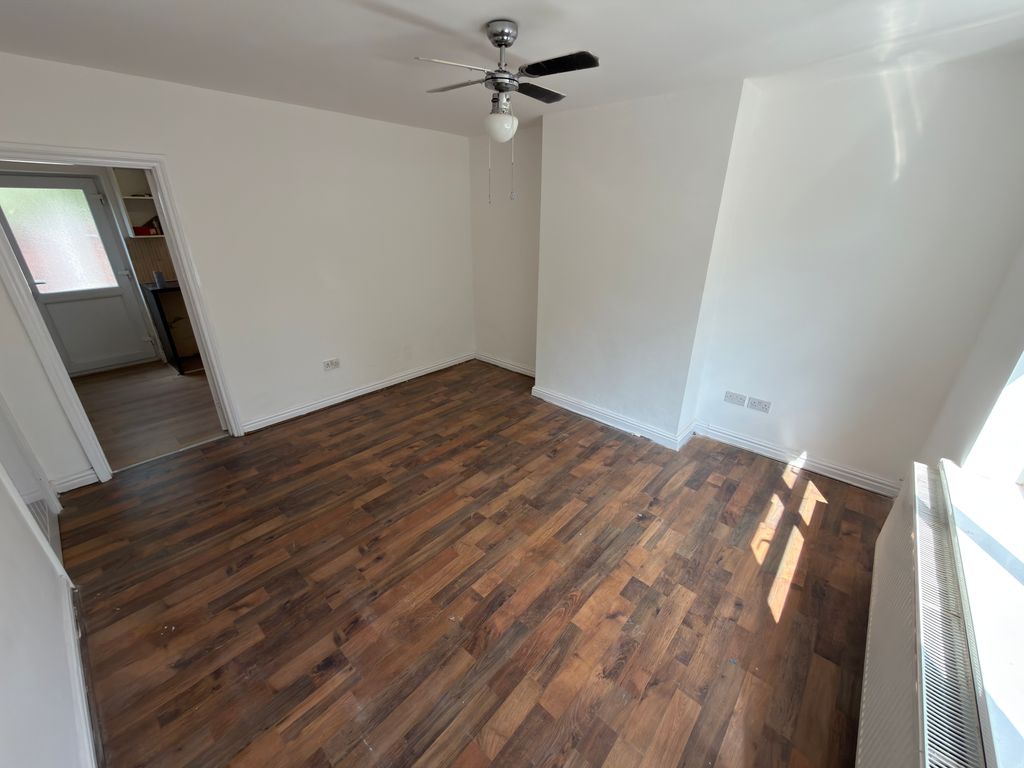 Property photo 2 of 11 Image