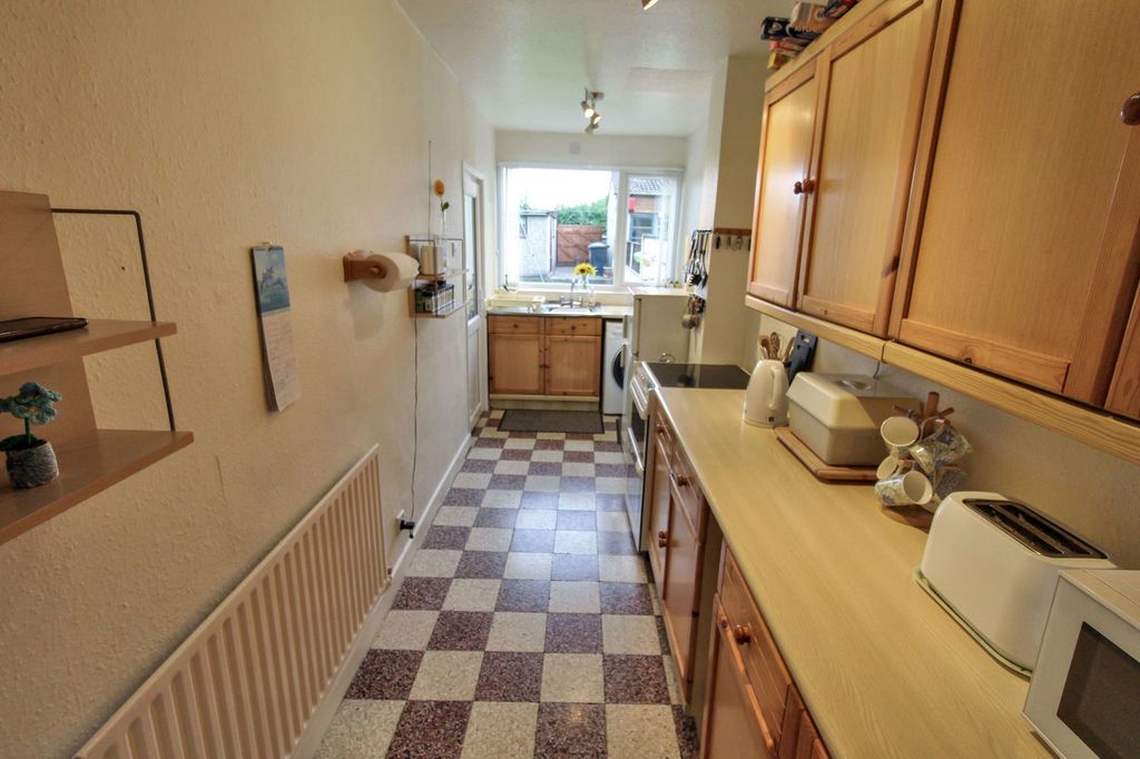 Property photo 3 of 19