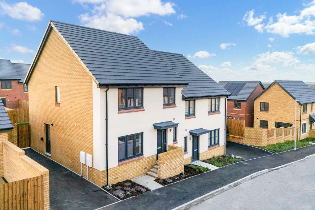 Property photo 2 of 12