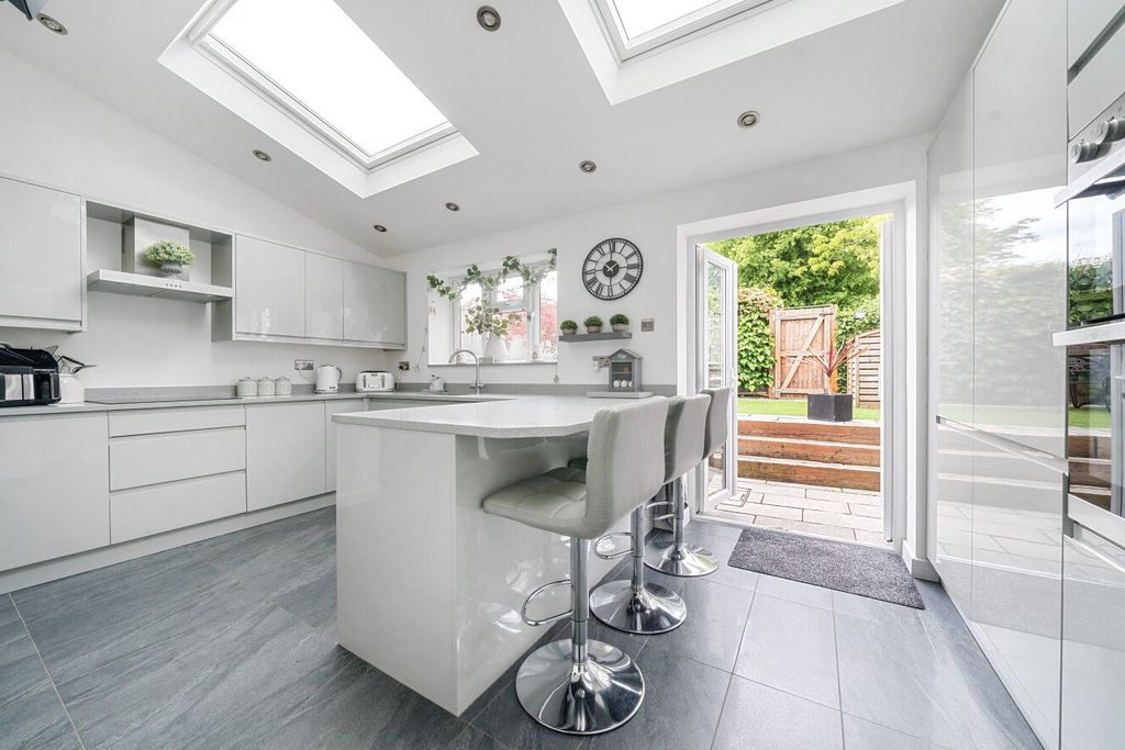 Property photo 2 of 19 Picture No. 23