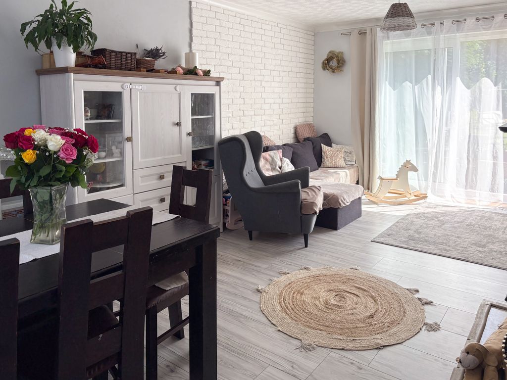 Property photo 2 of 25 02. Living Dining Room (1)