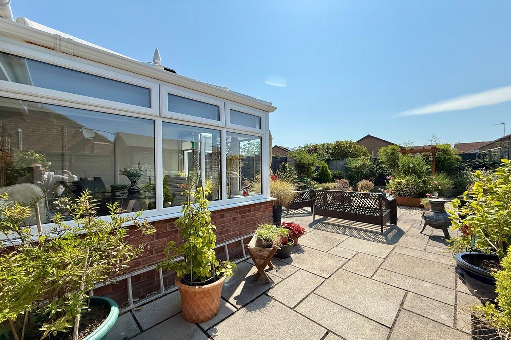 Property photo 3 of 21 South Facing Rear Garden