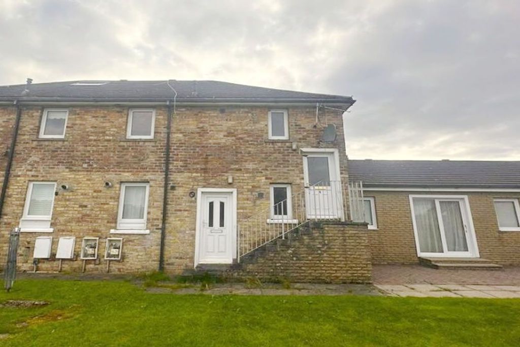 Property photo 1 of 2