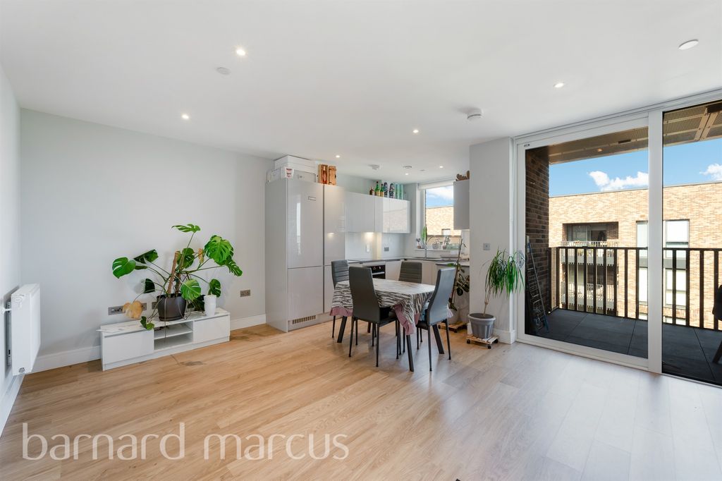 Property photo 3 of 9