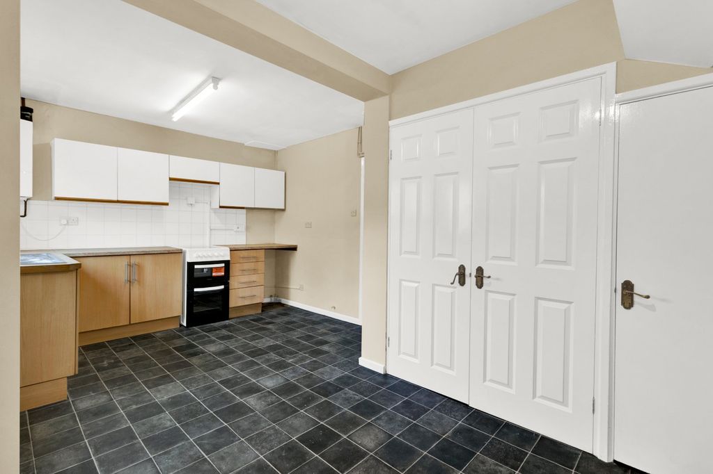 Property photo 3 of 12 Picture No. 17