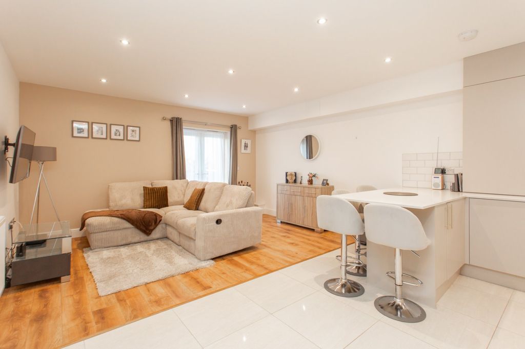 Property photo 2 of 15 Picture 2