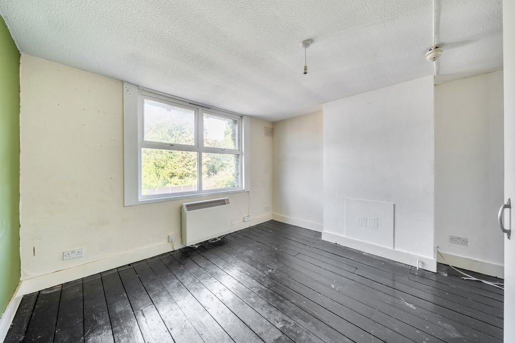 Property photo 2 of 9 1512068-5-6A91521...