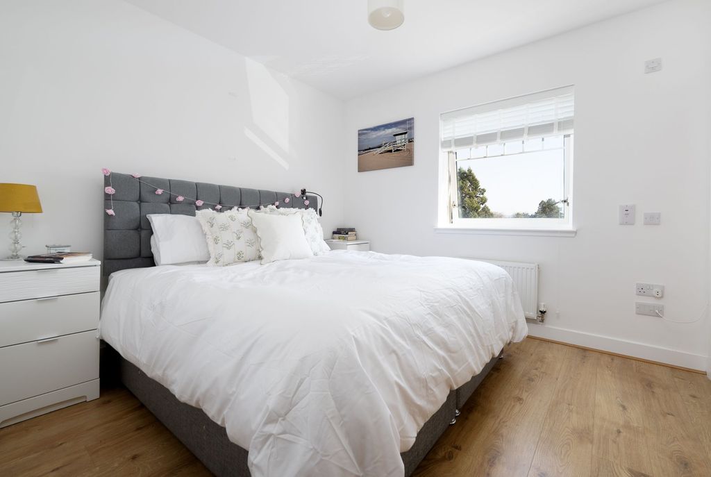 Additional image 4 of 3 bed end terrace house for saleHollybush Lane, Port Glasgow PA14