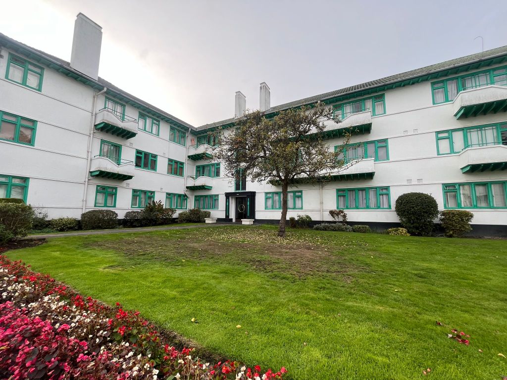 Property photo 1 of 10 d59F2F25-Ca05-4Ba5-Bf09-c2848F67975B