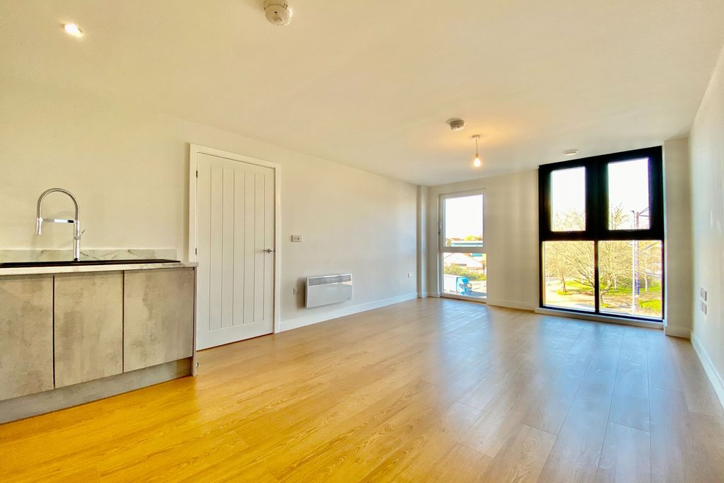 Property photo 1 of 12 Photo 11