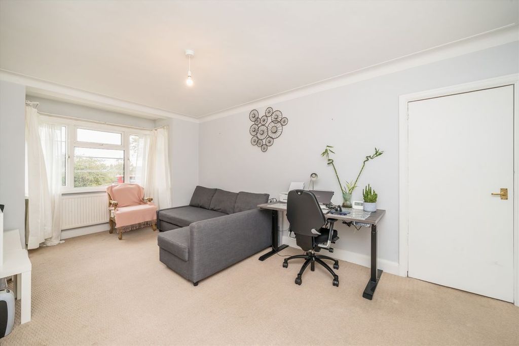 Property photo 2 of 6