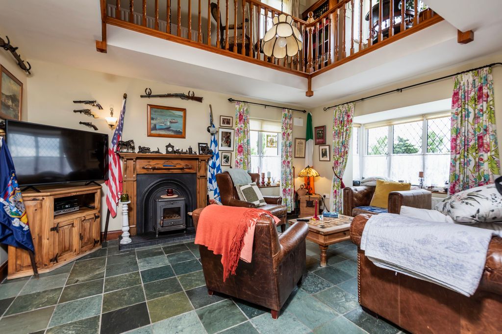 Property photo 3 of 58