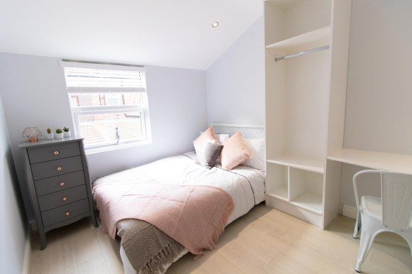 Property photo 1 of 12 Bedroom